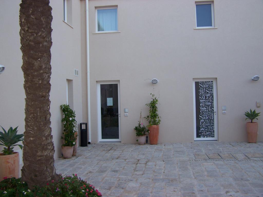 La Scibina Aparthotel Marina di Ragusa Exterior photo